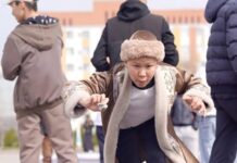 ТҮРКІСТАНДА БІР МЕЗЕТТЕ 1 МЫҢ БАЛА АСЫҚ ОЙНАП, ТАРИХИ РЕКОРД ТІРКЕЛДІ