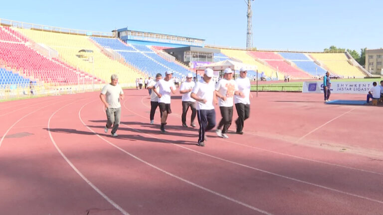 Спорт ұйымдарының қызметкерлері Елбасы тестілерін тапсырды
