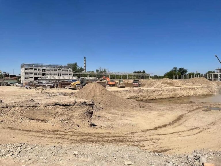 «МЕТАЛЛУРГ» СТАДИОНЫНДА ҚҰРЫЛЫС ЖҰМЫСТАРЫ ҚЫЗУ ЖҮРГІЗІЛУДЕ