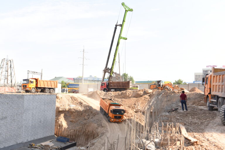 ШАҺАРДА ИНФРАҚҰРЫЛЫМДЫ ДАМЫТУ ЖҰМЫСТАРЫ ҚАРҚЫНДЫ ЖҮРУДЕ