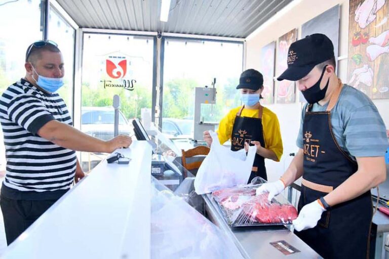 ӘЛЕУМЕТТІК ДҮКЕНДЕРДЕ АЗЫҚ-ТҮЛІК ӨНІМДЕРІ ТӨМЕН ӘРІ БЕЛГІЛЕНГЕН БАҒАДА САТЫЛАДЫ