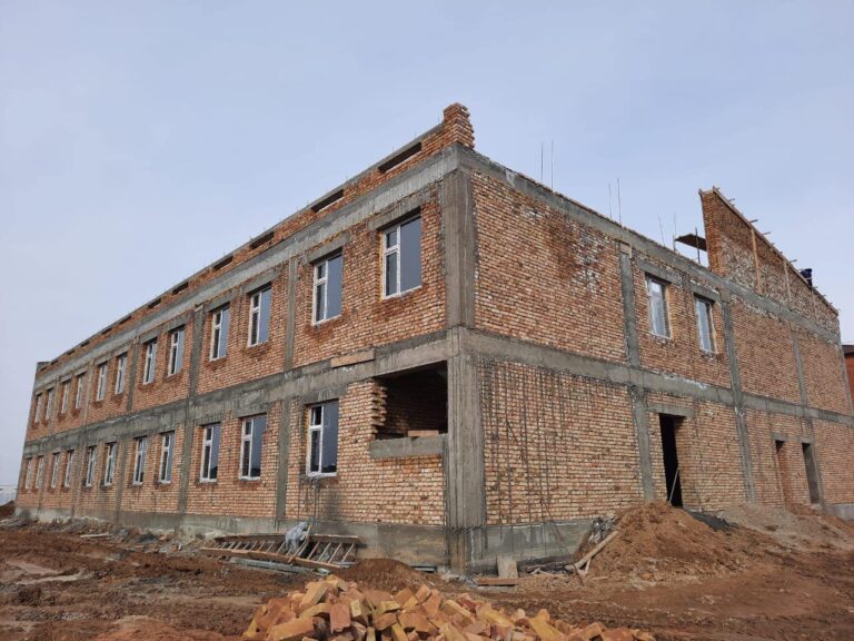 БӘЙДІБЕКТЕ ЖАҢА КІТАПХАНАНЫҢ ҚҰРЫЛЫСЫ ҚЫЗУ ЖҮРІП ЖАТЫР