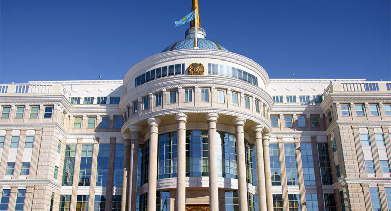 УКРАИНАДАҒЫ ҚАЗАҚСТАНДЫҚТАР ЭВАКУАЦИЯСЫН СӘТТІ ҰЙЫМДАСТЫРҒАН БІРҚАТАР АЗАМАТ МАРАПАТТАЛДЫ