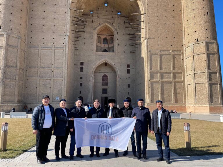 ШЫМКЕНТ ИМАМДАРЫ ТҮРКІСТАН ӨҢІРІНІҢ КИЕЛІ ОРЫНДАРЫНА РУХАНИ САЯХАТ ЖАСАДЫ