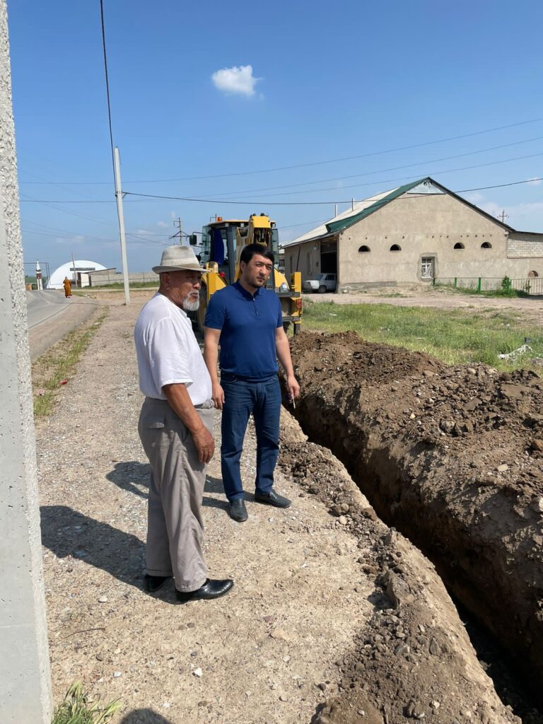 «AMANAT»-ТЫҚ ДЕПУТАТТЫҢ ЫҚПАЛЫМЕН ЕЛДІ МЕКЕНГЕ АУЫЗ СУ КЕЛДІ