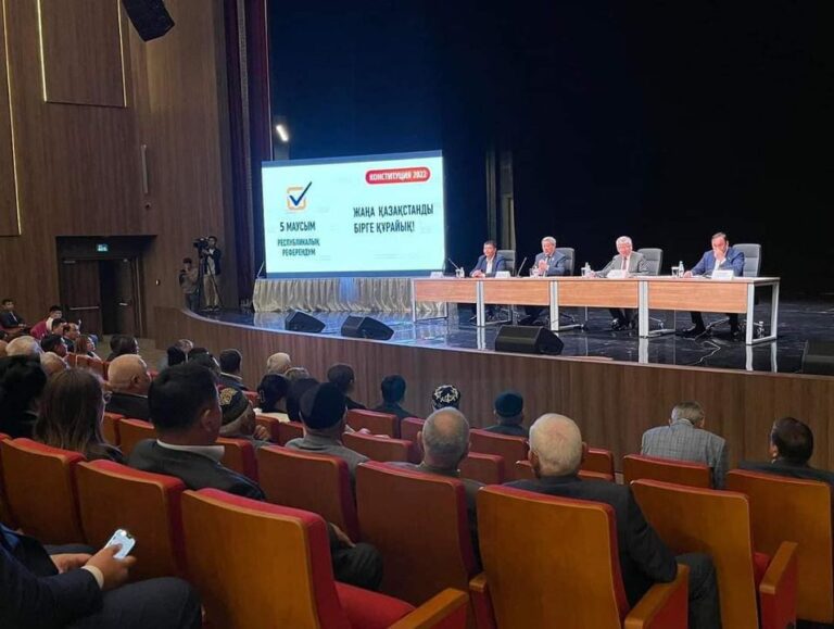 ТҮРКІСТАН: РЕФЕРЕНДУМДЫ ҚОҒАМДЫҚ ҚОЛДАУ ЖӨНІНДЕГІ РЕСПУБЛИКАЛЫҚ ШТАБТЫҢ ОТЫРЫСЫ ӨТТІ