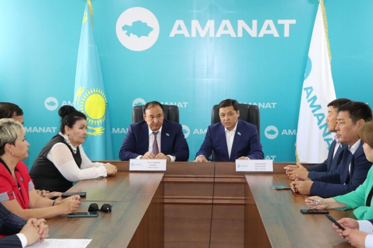 «АМАNАТ»: РЕФЕРЕНДУМДЫ ҚОЛДАУ ҮШІН ОБЛЫСТЫҚ ШТАБ ҚҰРЫЛДЫ
