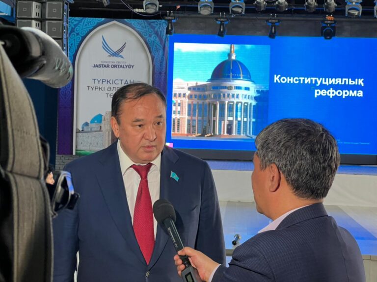 Конституциялық реформа: халықтың ел басқару ісіне араласуын кеңейту