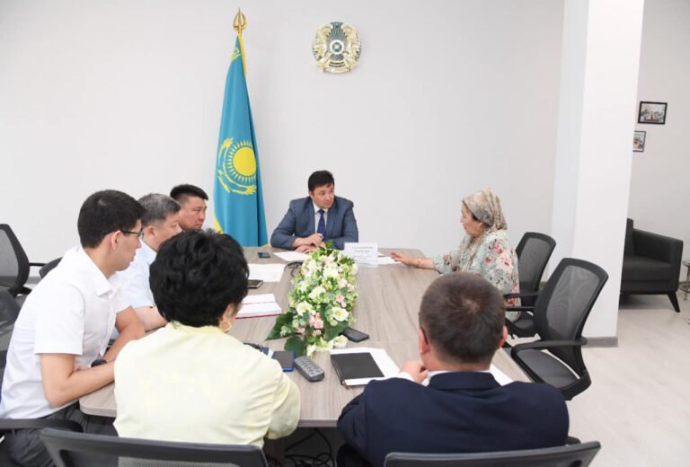 ТҮРКІСТАН: ОБЛЫС ӘКІМІНІҢ ОРЫНБАСАРЫ ТҰРҒЫНДАРДЫ ҚАБЫЛДАДЫ