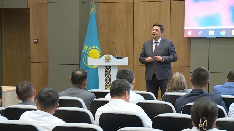 Түркістан: Мемлекеттік қызметшілерге дағдарыс кезеңіндегі коммуникация бойынша шеберлік сабағы өтті