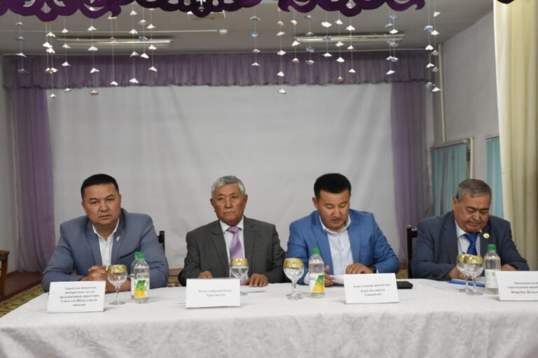 Референдум бойынша облыстық штаб мүшелері сызғандық ұстаздарға үгіт-насихат жұмыстарын жүргізді