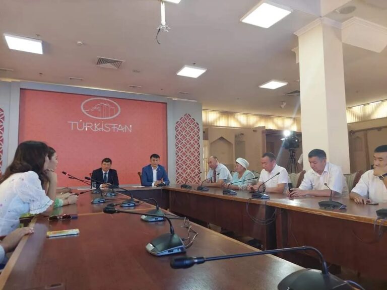 ТҮРКІСТАН: АҚПАРАТТЫҚ САЯСАТ ЖӘНЕ ҚОҒАМДЫҚ-САЯСИ АХУАЛДЫҢ ЖАЙ-КҮЙІ ТАЛҚЫЛАНДЫ