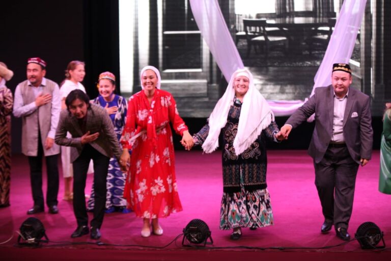 ТҮРКІСТАНДА “АНА ЖҮРЕГІ” ДРАМАСЫ ЖҰРТШЫЛЫҚҚА ЕРЕКШЕ КӨҢІЛ КҮЙ СЫЙЛАДЫ