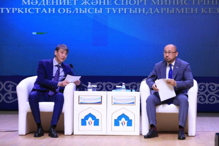 ТҮРКІСТАН: ДӘУРЕН АБАЕВ СПОРТ ТӨРЕШІЛЕРІНІҢ ЕҢБЕКАҚЫСЫН КӨТЕРУ ТУРАЛЫ АЙТТЫ