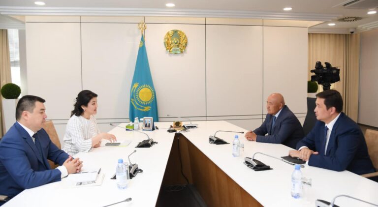 ТҮРКІСТАНҒА ІССАПАРМЕН КЕЛГЕН ДЕНСАУЛЫҚ САҚТАУ МИНИСТРІ БІРҚАТАР КЕЗДЕСУЛЕР ӨТКІЗДІ