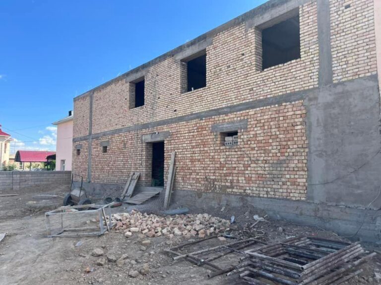 ТҮРКІСТАН: СОЗАҚТА ӘЛЕУМЕТТІК ҚЫЗМЕТТЕР КӨРСЕТУ ОРТАЛЫҒЫНЫҢ ҒИМАРАТЫ КҮРДЕЛІ ЖӨНДЕУДЕН ӨТУДЕ