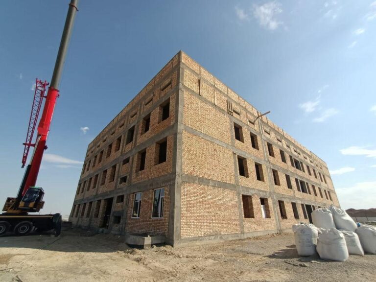 ТҮРКІСТАН: САУРАН АУДАНЫНЫҢ ОРТАЛЫҒЫНДА ҚҰРЫЛЫС ЖҰМЫСТАРЫ БАСТАЛДЫ