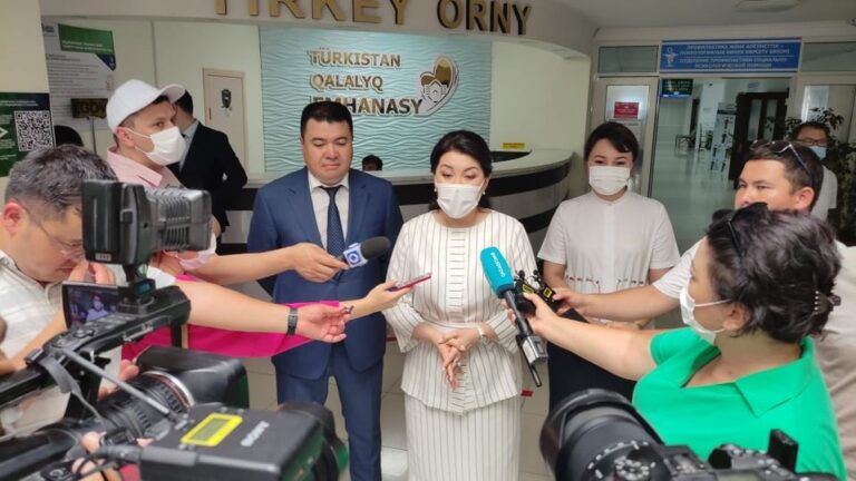 АЖАР ҒИНИЯТ: ТҮРКІСТАН ОБЛЫСЫНЫҢ ДЕНСАУЛЫҚ САҚТАУ САЛАСЫНА ЕРЕКШЕ КӨҢІЛ БӨЛІНЕДІ