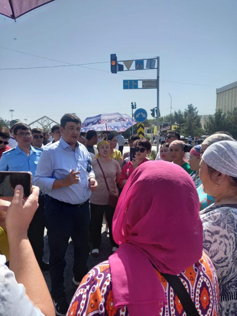 ЖЕТІСАЙДАҒЫ ӨРТЕНГЕН БАЗАР БОЙЫНША ЕКІ САРАПТАМА ЖҮРГІЗІЛУДЕ