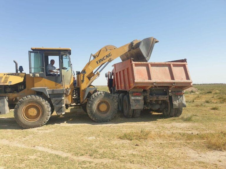ТҮРКІСТАН: ТҰРҒЫНДАР ӨТІНІШІМЕН ЖЕТКІНШЕК ЕЛДІ МЕКЕНІНІҢ МАҢЫ ТҰРМЫСТЫҚ ҚАЛДЫҚТАН ТАЗАРТЫЛДЫ