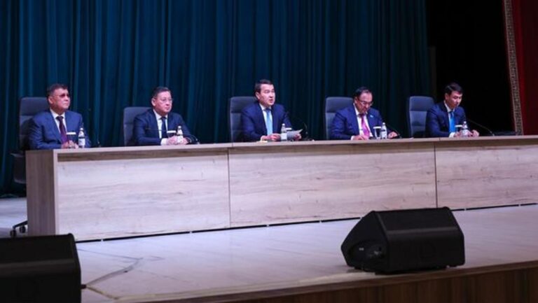 Алихан Смаилов представил нового акима Туркестанской области<br />
<b>Deprecated</b>: strip_tags(): Passing null to parameter #1 ($string) of type string is deprecated in <b>/var/www/vhosts/aptanews.kz/aptamedia.kz/wp-content/themes/Newspaper/loop-single.php</b> on line <b>64</b><br />
Алихан Смаилов представил нового акима Туркестанской области