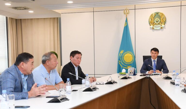 ТҮРКІСТАНДАҒЫ МАҚТА ЗАУЫТТАРЫНЫҢ БАСШЫЛАРЫМЕН ОРТАҚ КЕЛІСІМ ОРНАТЫЛДЫ