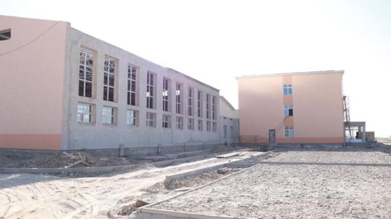 ТҮРКІСТАН: САУРАНДА ЖАҢА МЕКТЕПТІҢ ҚҰРЫЛЫСЫ АЯҚТАЛУҒА ЖАҚЫН