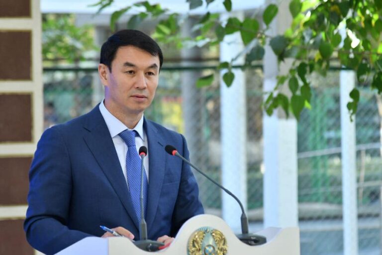 ТҮРКІСТАН ОБЛЫСЫНЫҢ ӘКІМІ АУЫЛ-АЙМАҚТАРДЫ ДАМЫТУҒА БАСЫМДЫҚ БЕРІЛЕТІНІН АЙТТЫ