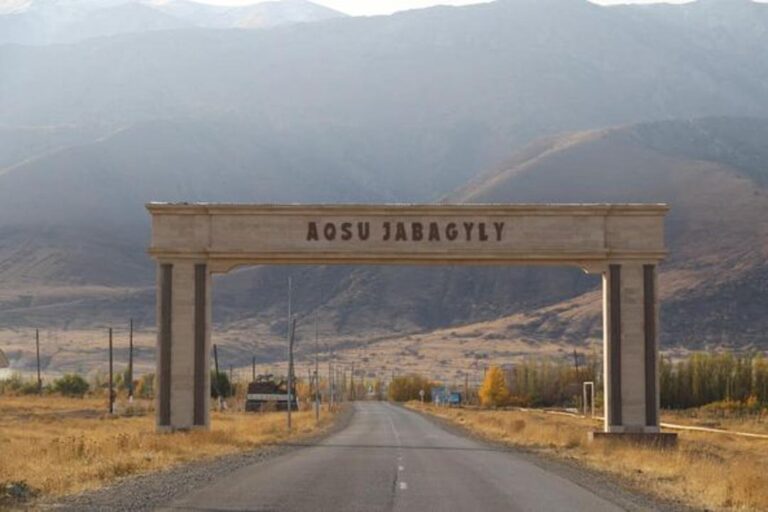 ТУРКЕСТАН: КО ДНЮ РЕСПУБЛИКИ В ТЮЛЬКУБАСЕ СДАНО В ЭКСПЛУАТАЦИЮ НОВОЕ ЗДАНИЕ АКИМАТА