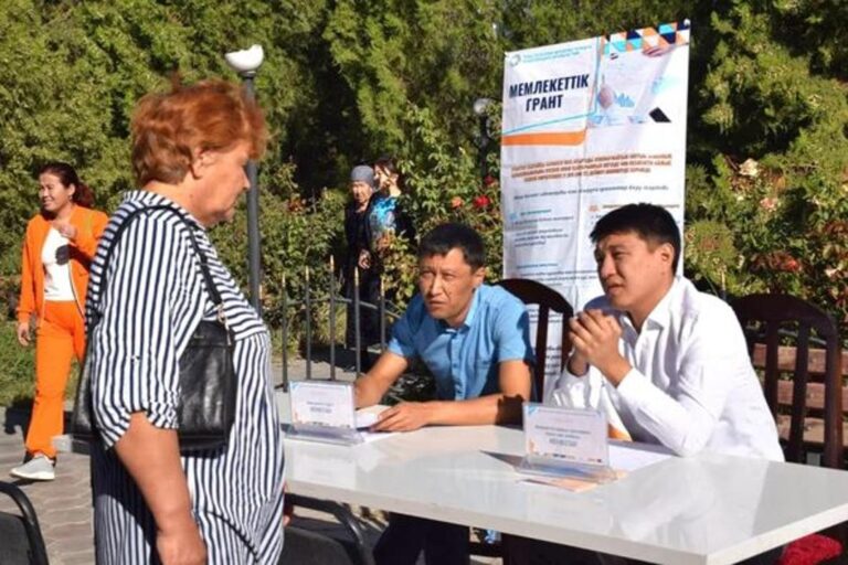 ЖӘРМЕҢКЕДЕ 127 АЗАМАТ ТҰРАҚТЫ ЖҰМЫС ТАПТЫ