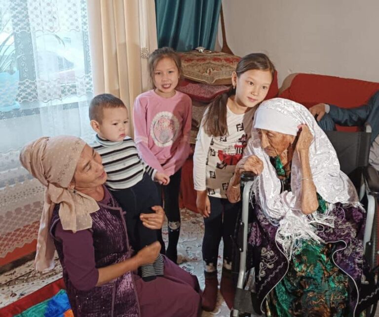 БӘЙДІБЕКТЕ 107 ЖАСТАҒЫ ӘЖЕ ӨЗ ТАҢДАУЫН ЖАСАДЫ