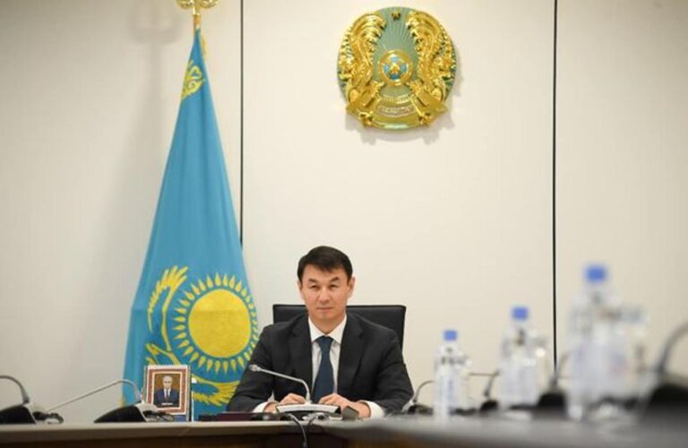 ТҮРКІСТАН ОБЛЫСЫНДА МЕМЛЕКЕТТІК РӘМІЗДЕРДІ НАСИХАТТАУ БАҒЫТЫНДАҒЫ ЖҰМЫСТАР ОҢ БАҒАЛАНДЫ