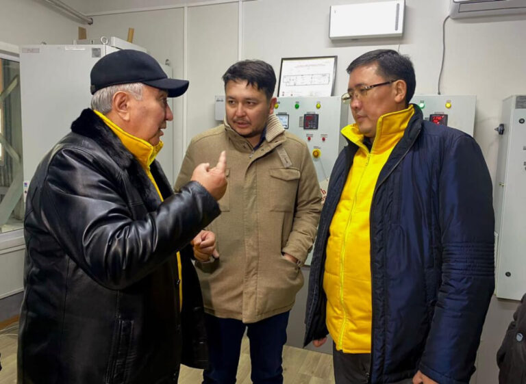 ЖИГУЛИ ДАЙРАБАЕВ СЕМЕЙДЕГІ «QAZAQ ASTYQ GROUP» ЖШС МАЙ ЭКСТРАКЦИЯЛЫҚ ЗАУЫТЫНА БАРДЫ