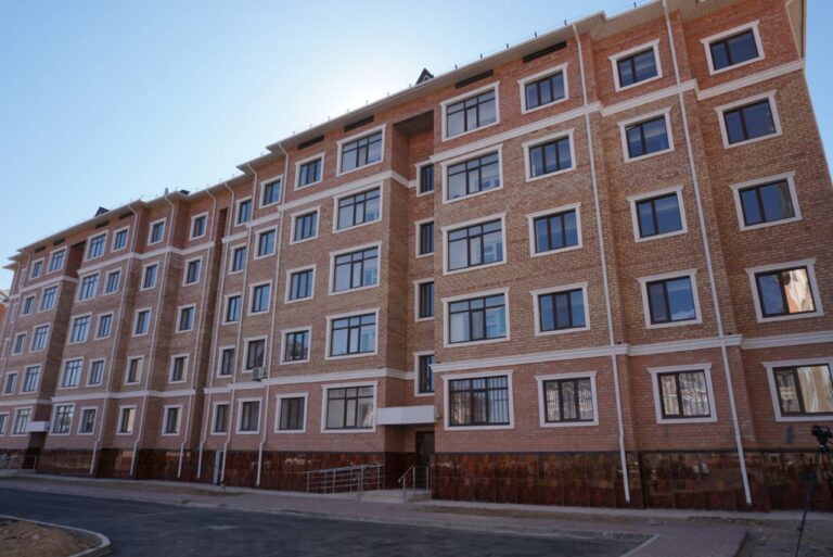 ТҮРКІСТАН ҚАЛАСЫНДА 53 ҮЙДІҢ ҚҰРЫЛЫСЫ ЖҮРГІЗІЛІП ЖАТЫР