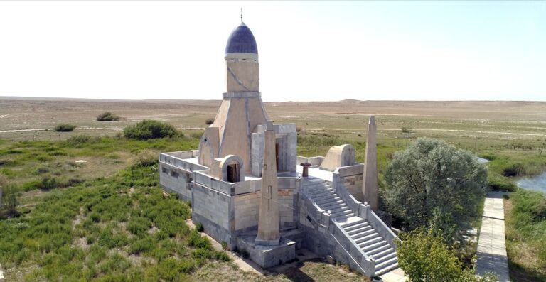 ТҮРКІСТАН: ТАРИХИ МӘДЕНИ ЕСКЕРТКІШТЕР – ҰЛТТЫҚ ТАРИХЫМЫЗ БЕН МӘДЕНИЕТІМІЗДІҢ ҚҰНДЫ ЖӘДІГЕРЛЕРІ