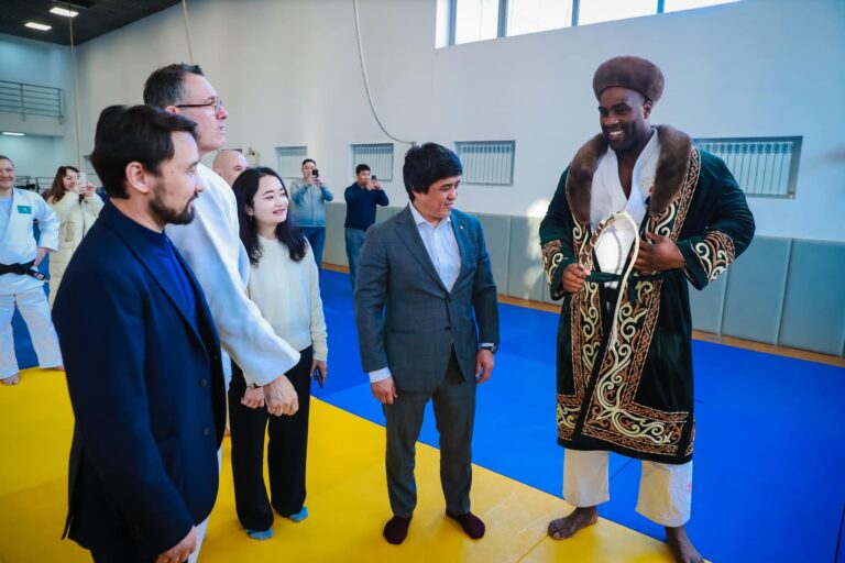 ТАТАМИДІҢ ТӨРЕСІ РИНЕР АУЫР САЛМАҚТАҒЫ ҚАЗАҚСТАНДЫҚ ДЗЮДОШЫЛАРМЕН ЖАТТЫҒУ ӨТКІЗДІ