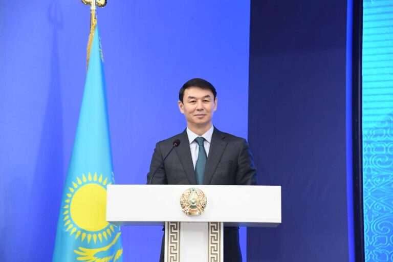 ОБЛЫС ОРТАЛЫҒЫН ТҮРКІСТАНҒА АУЫСТЫРУ КЕНТАУ ҚАЛАСЫНЫҢ ДАМУЫНА ЖАҢА СЕРПІН БЕРДІ
