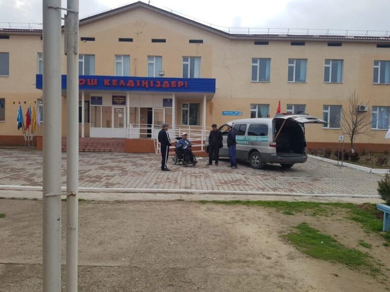 ТҮРКІСТАН: МАҚТААРАЛДА МҮМКІНДІГІ ШЕКТЕУЛІ АЗАМАТТАР САЙЛАУҒА ҚАТЫСЫП ЖАТЫР