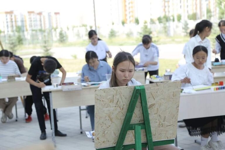 ТҮРКІСТАНДА ЖАС ҚЫЛҚАЛАМ ШЕБЕРЛЕРІНІҢ «БОЯУЛАР ҚҰПИЯСЫ» ОБЛЫСТЫҚ БАЙҚАУЫ ӨТТІ