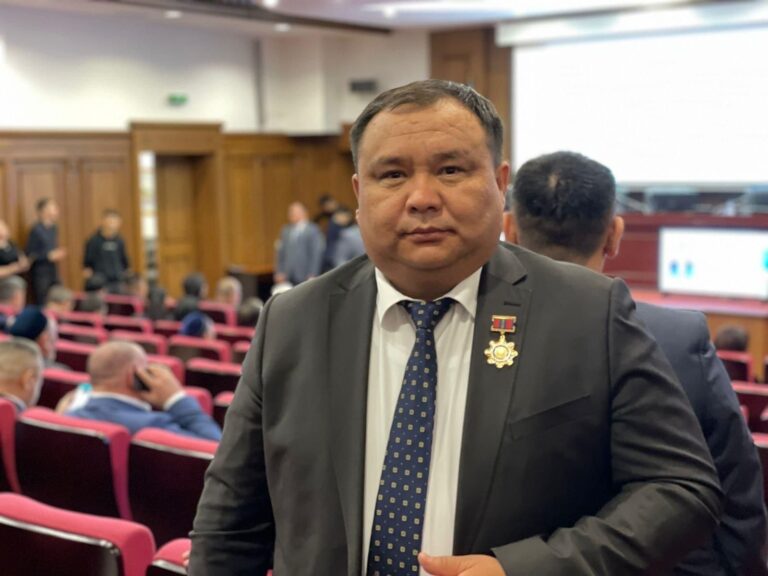 ДЕПУТАТТАР ӨҢІРДІҢ ДАМУЫНА ЫҚПАЛ ЕТЕДІ