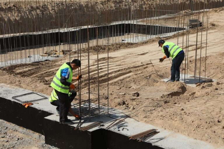 ТҮРКІСТАН: САРЫАҒАШТА ЖАҢА СПОРТ КЕШЕНІ САЛЫНЫП ЖАТЫР