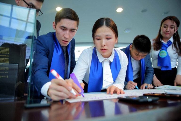 Шымкентте «Жастар практикасы» аясында 2 мыңнан астам азамат жұмыспен қамтылды