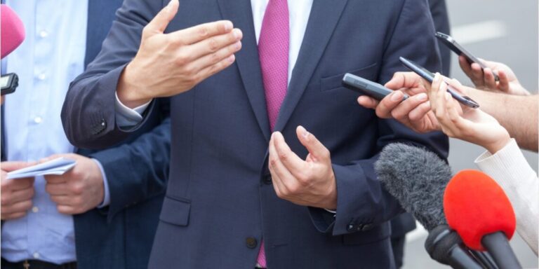 ЖАҢАРТЫЛАТЫН БАҚ ТУРАЛЫ ЗАҢДА ЖУРНАЛИСТЕРДІҢ ҚҰҚЫҚТЫҚ МӘРТЕБЕСІН КӨТЕРУ КӨЗДЕЛГЕН