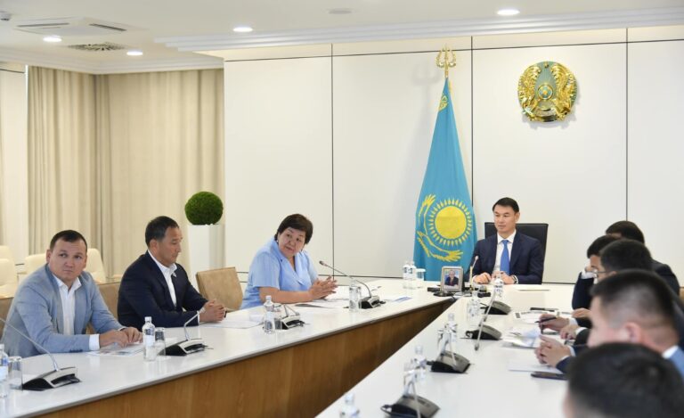 ДАРХАН САТЫБАЛДЫ АРЫСТЫҚ КӘСІПКЕРЛЕРДІҢ ІСКЕРЛІГІН ЖОҒАРЫ БАҒАЛАДЫ