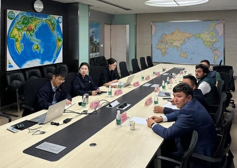 ТҮРКІСТАН: ШЕТЕЛДІК ИНВЕСТОРЛАР КЕНТАУДА ТРАКТОР ҚҰРЫСТЫРЫП ШЫҒАРМАҚ