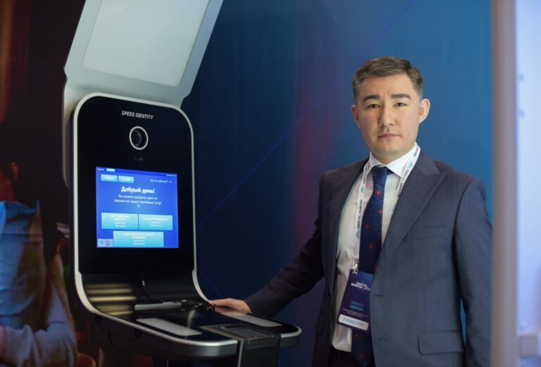 Digital Bridge 2023: Мемлекет басшысына «Құжаттамалық терминал» Мемлекеттік корпорациясының инновациялық жобасы таныстырылды