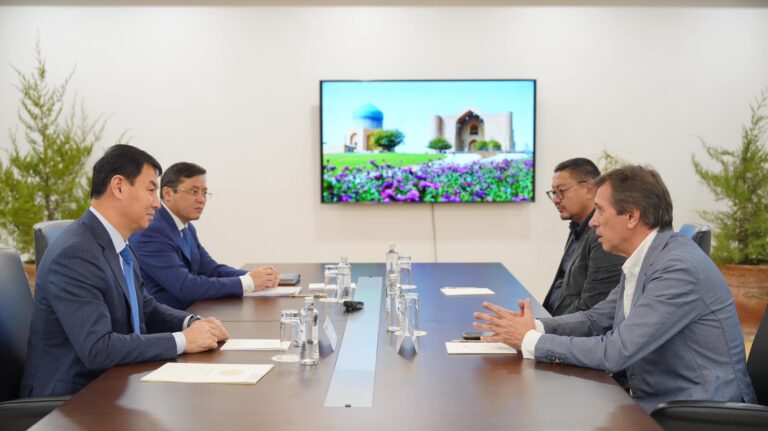ТАНЫМАЛ РЕЖИССЕР ТҮРКІСТАН ТУРАЛЫ ӘЛЕМДІК ДЕҢГЕЙДЕГІ ФИЛЬМ ТҮСІРМЕК
