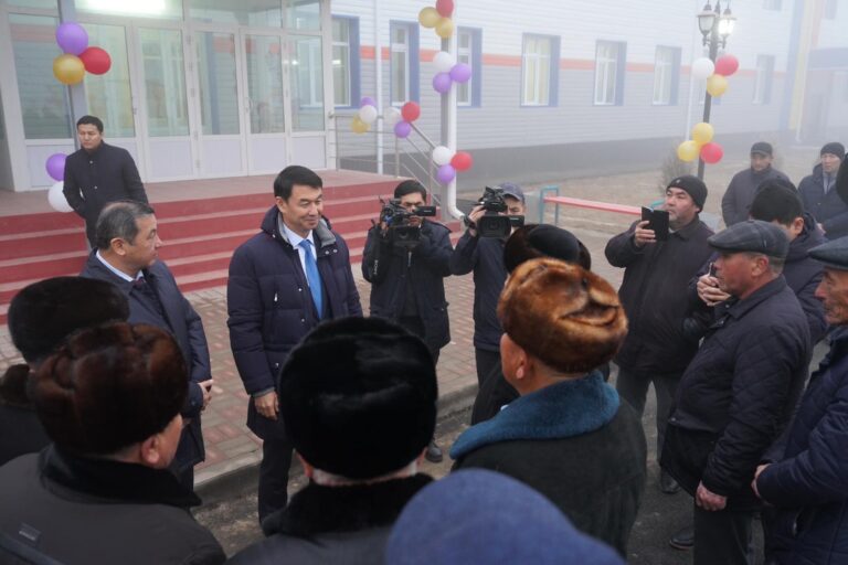 ТҮРКІСТАН: МАҚТААРАЛДА ЖАҢА МЕКТЕПТІҢ ҚҰРЫЛЫСЫ АЯҚТАЛДЫ