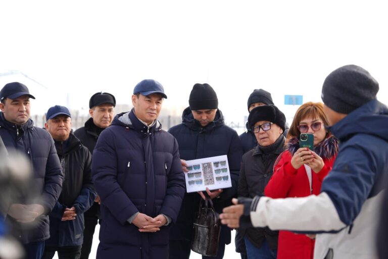 ДАРХАН САТЫБАЛДЫ ТҮРКІСТАНДАҒЫ ЖЫЛУ ҚАЗАНДЫҒЫНЫҢ ЖАҒДАЙЫМЕН ТАНЫСЫП, ТҰРҒЫНДАРМЕН ЖҮЗДЕСТІ