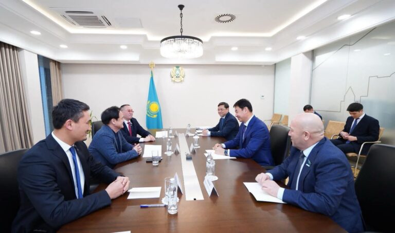 МӘЖІЛІС ДЕПУТАТТАРЫМЕН КЕЗДЕСУ ӨТТІ